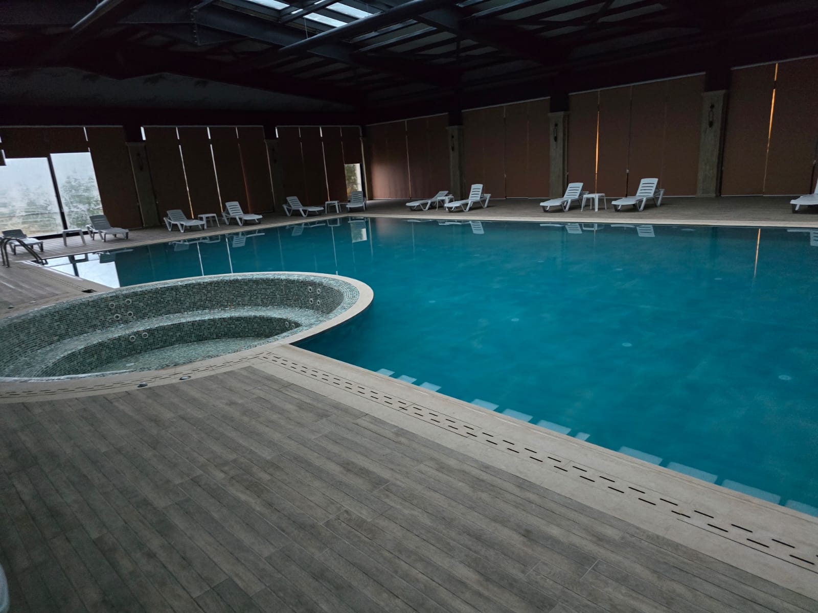 Daşma hovuz və jakuz