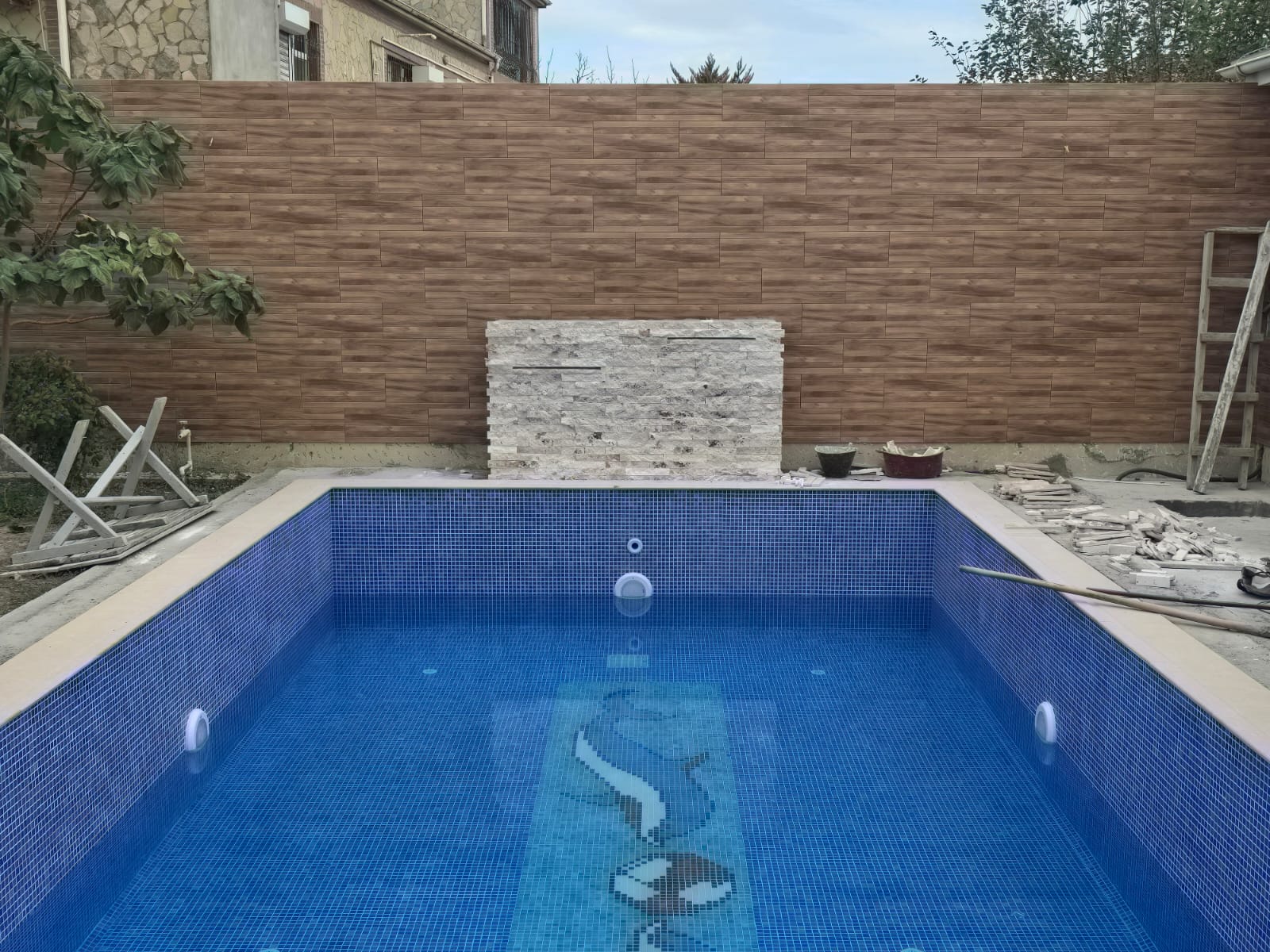 Sadə skimmer hovuz tikintisi